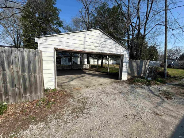 $89,900 | 824 South 15th Street, Vincennes, IN 47591