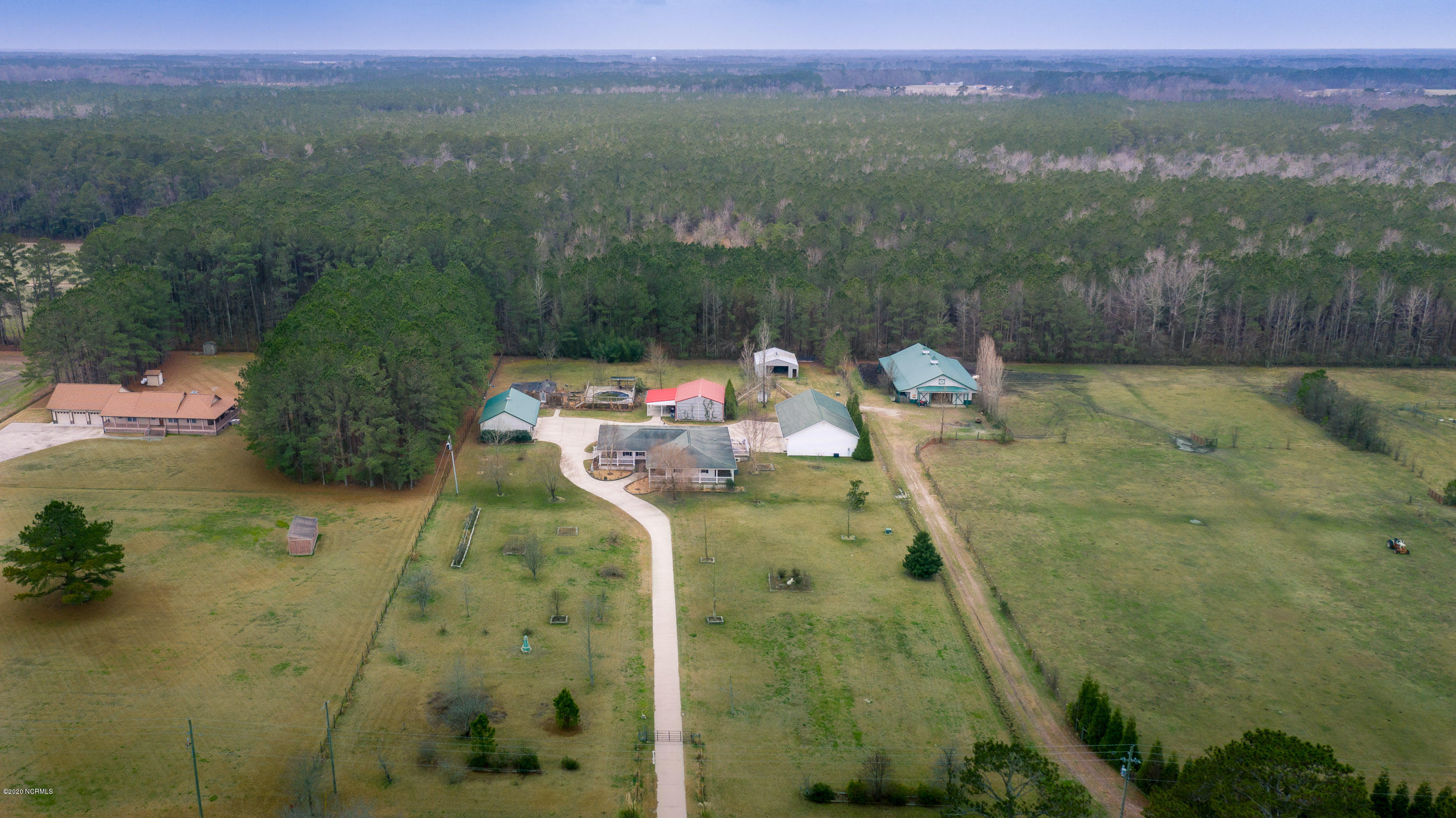 910 Mill Road Washington, NC 27889 - Photo 4 of 101 20200109_Wispering_Winds_910_Mill_Rd_Was