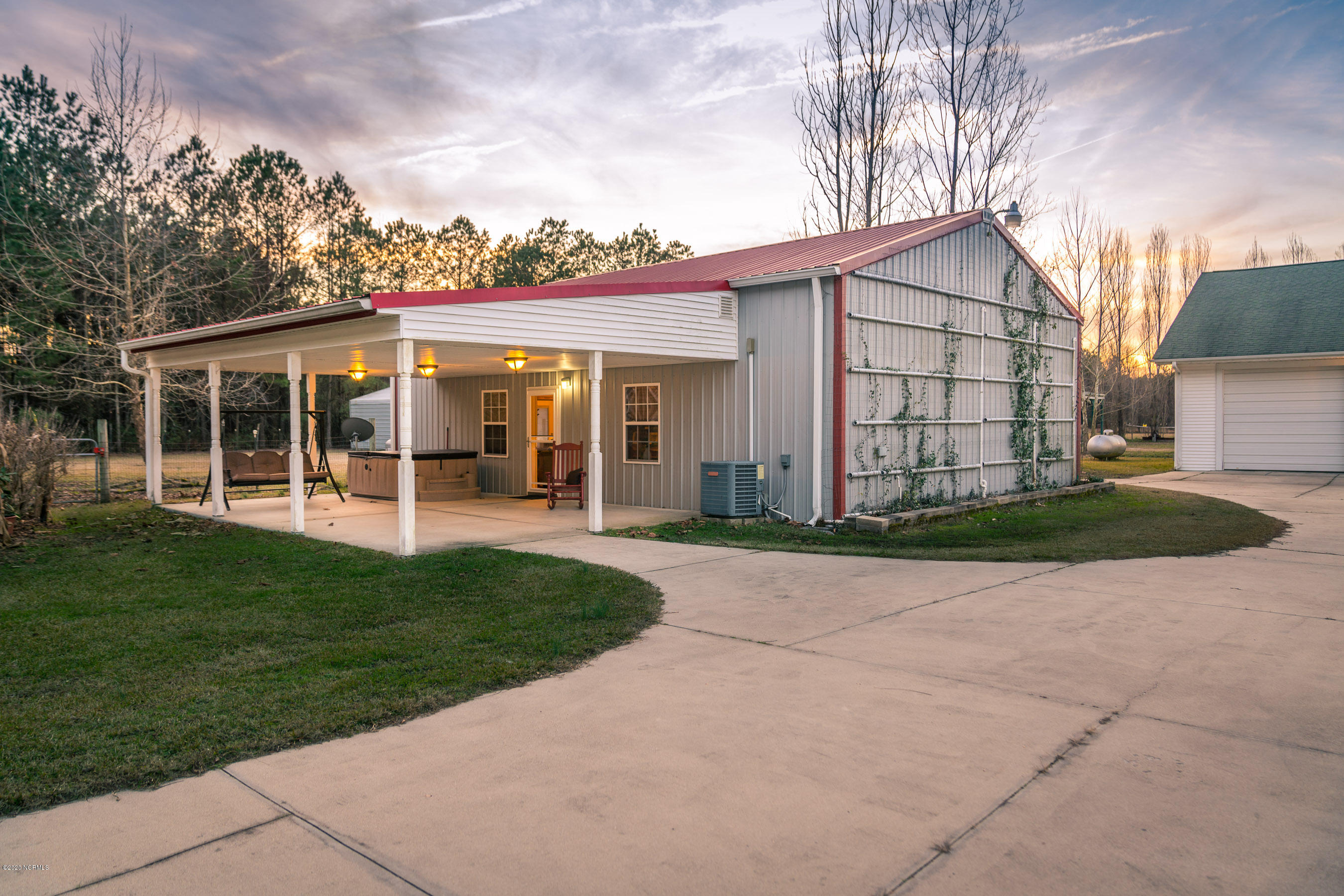 910 Mill Road Washington, NC 27889 - Photo 45 of 101 covered parking area