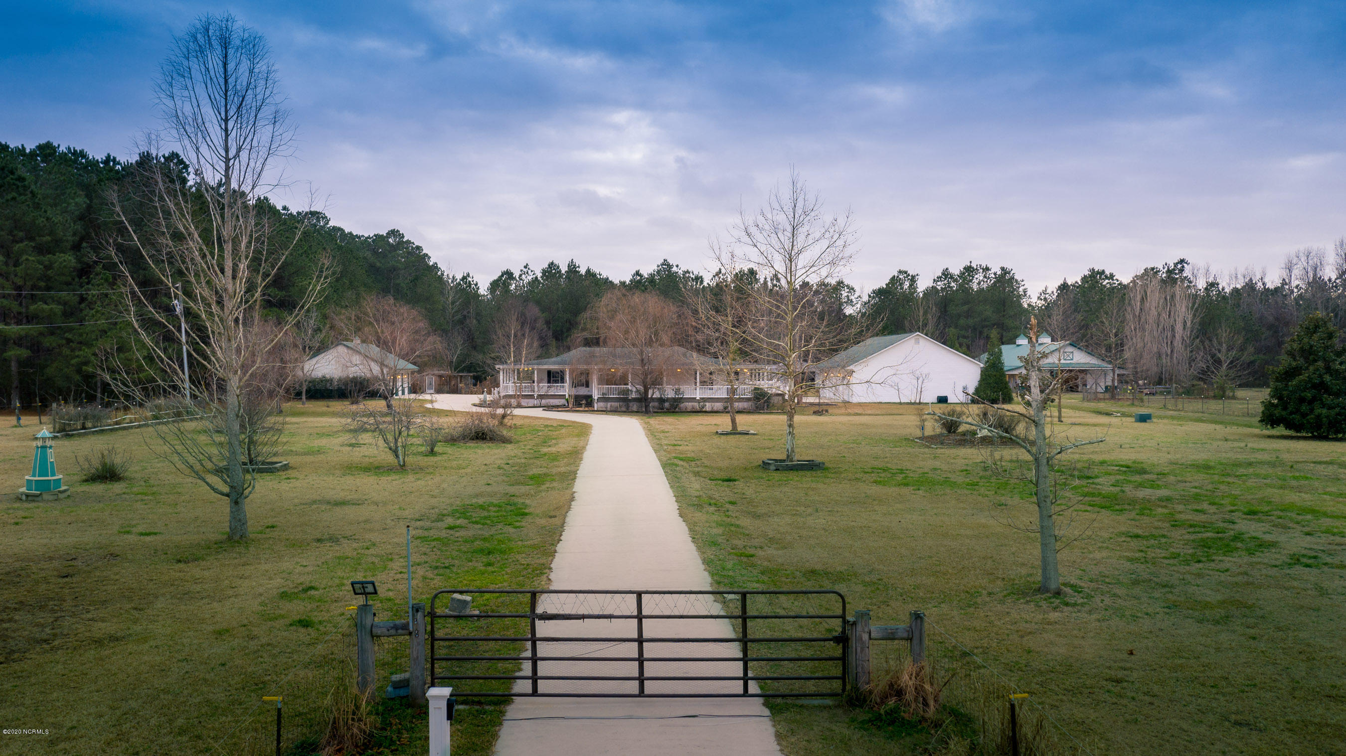 910 Mill Road Washington, NC 27889 - Photo 82 of 101 gated driveway