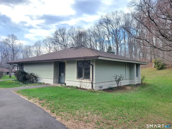 $170,500 | 14 Sycamore Drive, Unit D, Mansfield, CT 06268