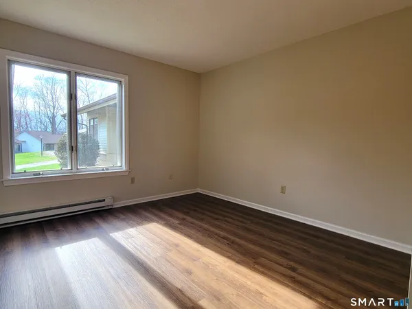 $170,500 | 14 Sycamore Drive, Unit D, Mansfield, CT 06268