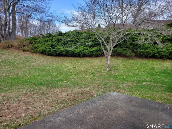 $170,500 | 14 Sycamore Drive, Unit D, Mansfield, CT 06268