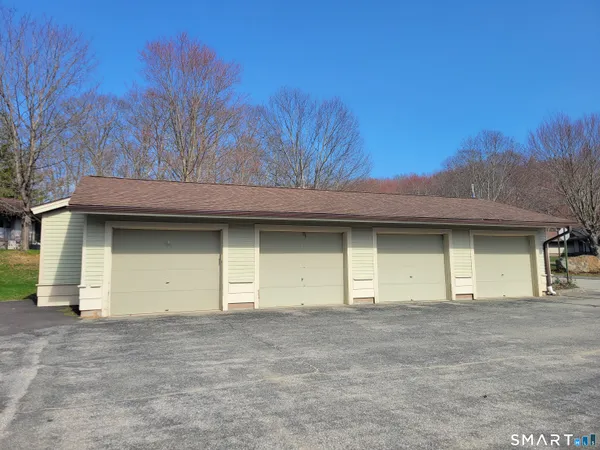 $170,500 | 14 Sycamore Drive, Unit D, Mansfield, CT 06268