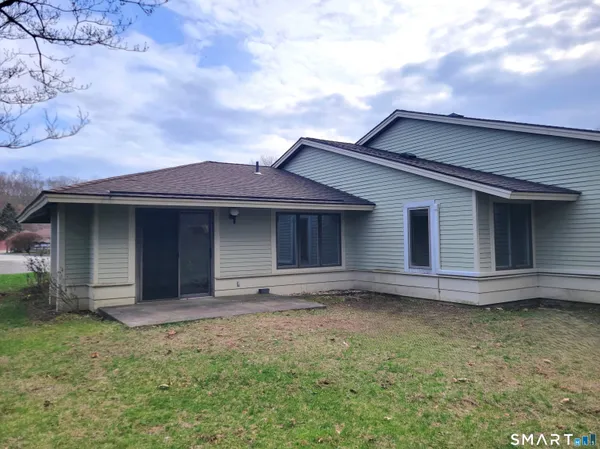 $170,500 | 14 Sycamore Drive, Unit D, Mansfield, CT 06268