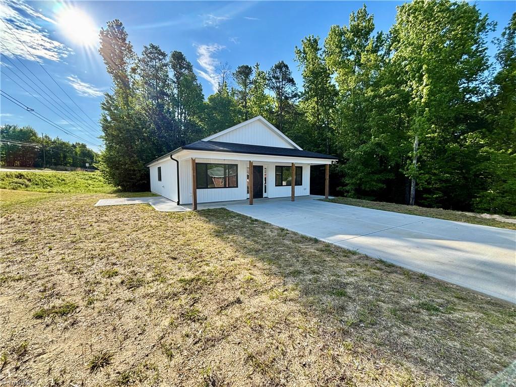 2429 Burton Road Thomasville, NC 27360 - Photo 2 of 13