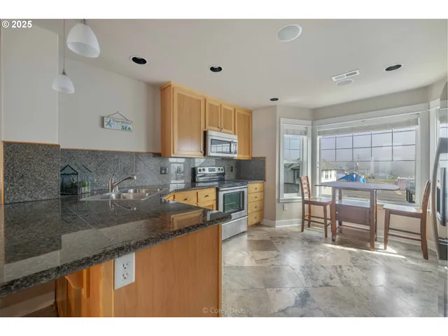 $625,000 | 168 North Pacific Street, Rockaway Beach, OR 97136