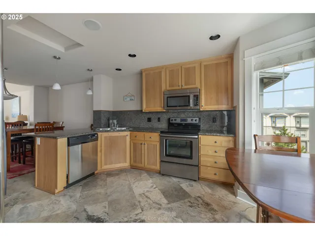 $625,000 | 168 North Pacific Street, Rockaway Beach, OR 97136