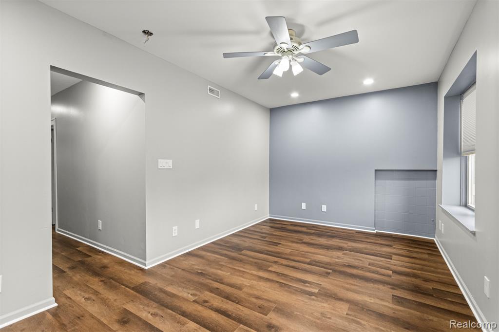 5920 Chase Road Dearborn, MI 48126 - Photo 10 of 37