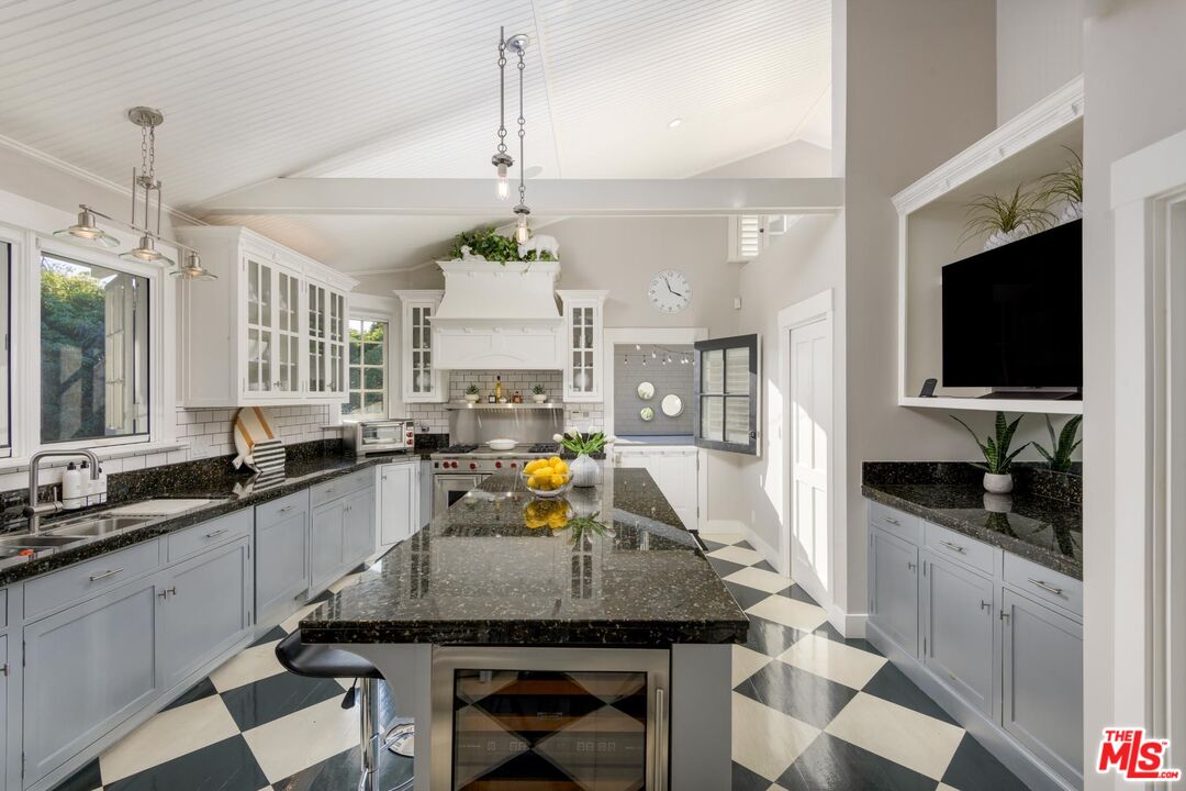 1650 East Valley Road Santa Barbara, CA 93108 - Photo 21 of 29 Gallery Image 21