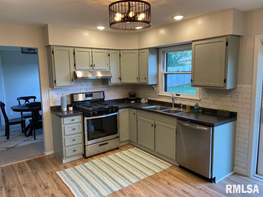 51 Pinto Drive Springfield, IL 62702 - Photo 2 of 32