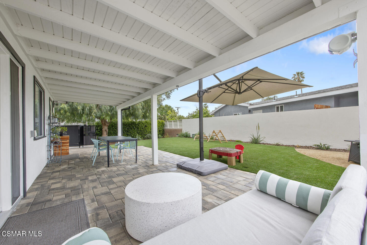 6657 Quartz Avenue Winnetka, CA 91306 - Photo 22 of 26 a patio with patio and garden