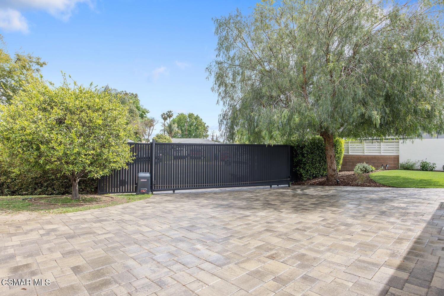 6657 Quartz Avenue Winnetka, CA 91306 - Photo 9 of 26 a backyard of a house