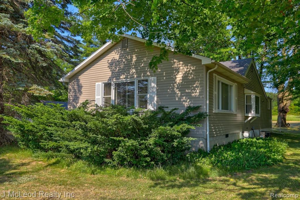 9649 State Road Millington, MI 48746 - Photo 2 of 40
