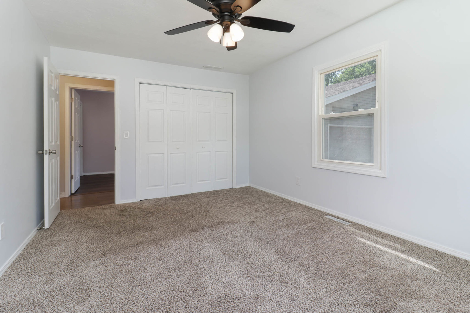 1407 Ridgeport Avenue Bloomington, IL 61704 - Photo 13 of 41