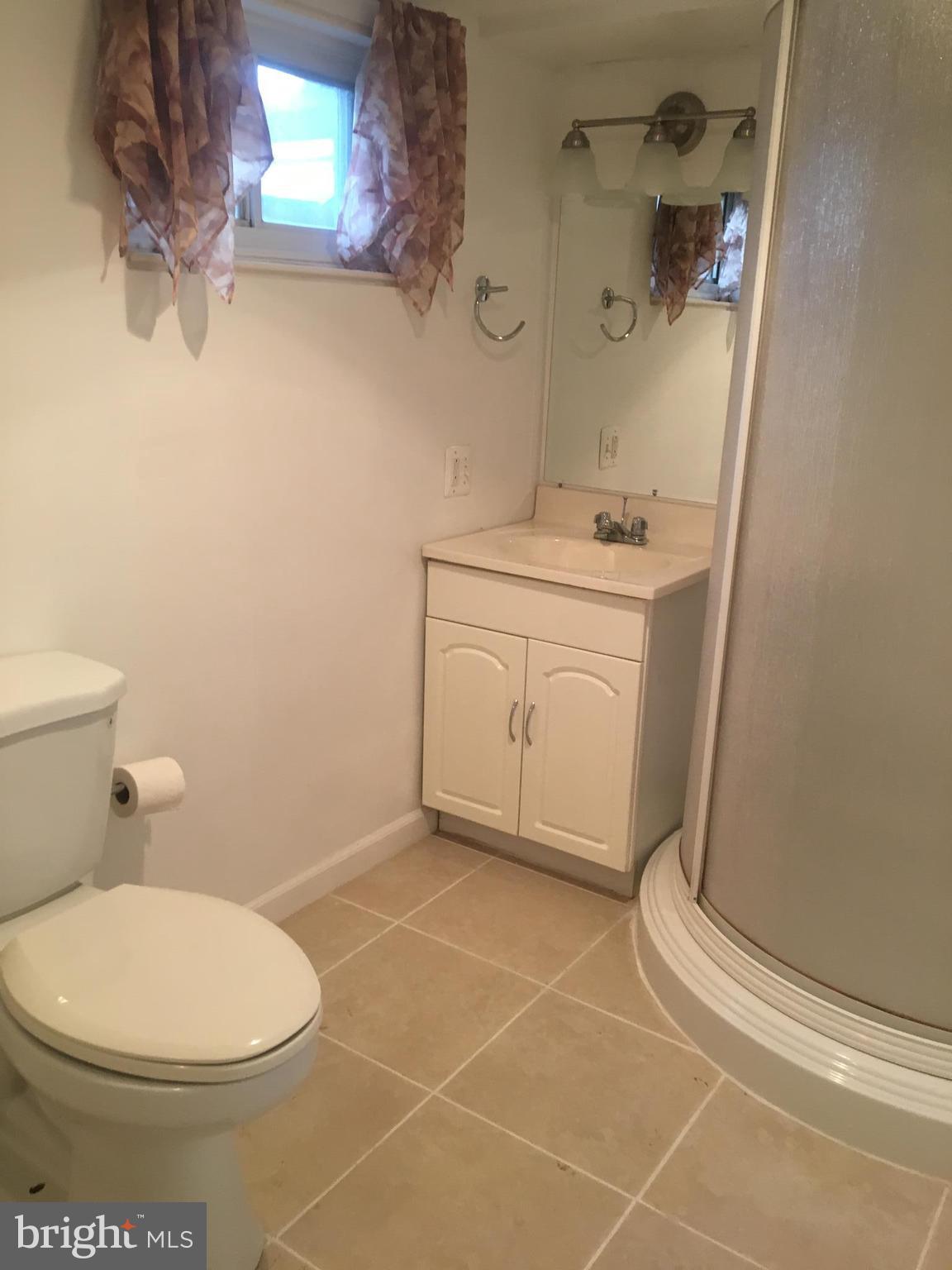8460 Rugby Road Pasadena, MD 21122 - Photo 23 of 29 Full Bath