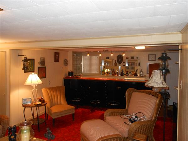 61 Chapman Road Tewksbury, MA 01876 - Photo 11 of 12 Gallery Image 11