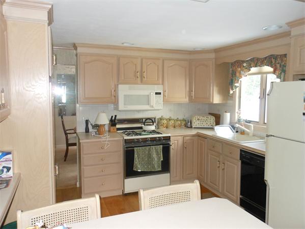 61 Chapman Road Tewksbury, MA 01876 - Photo 6 of 12 Gallery Image 6