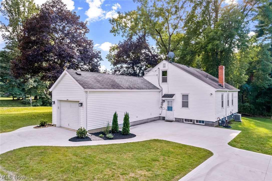 11761 Valley View Road Northfield, OH 44067 - Photo 4 of 27 Gallery Image 4