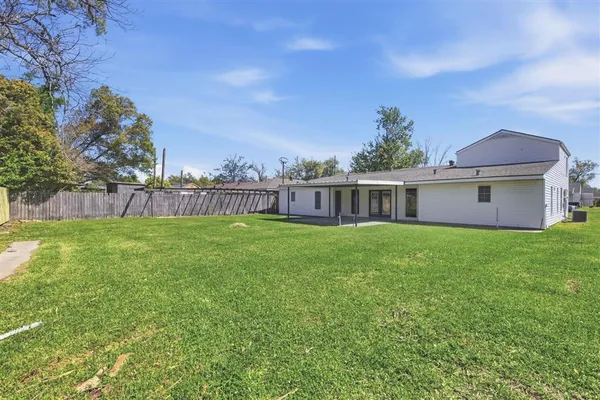 $225,000 | 3816 Yale Street, Lake Charles, LA 70607