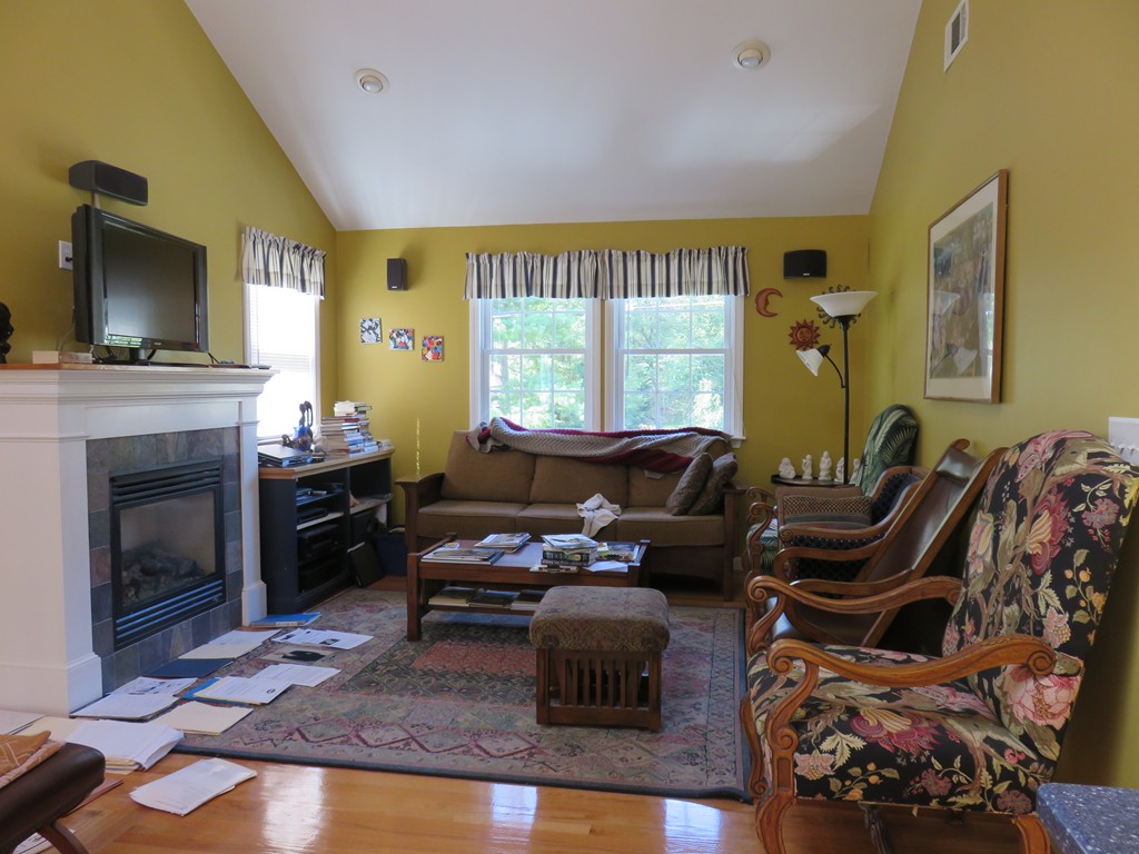 34-36 Pondover Road Billerica, MA 01821 - Photo 3 of 24