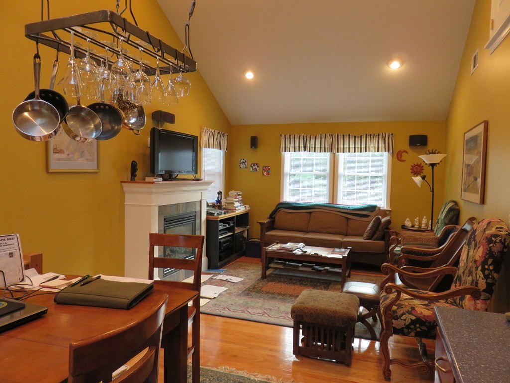 34-36 Pondover Road Billerica, MA 01821 - Photo 4 of 24