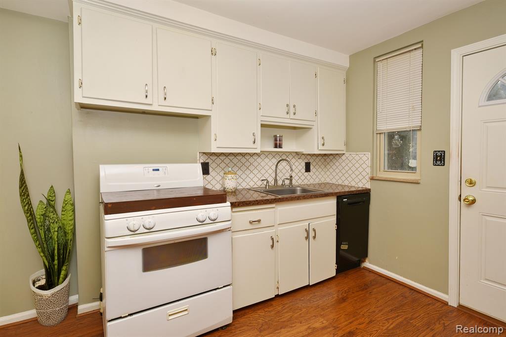 2717 Oliver Road Royal Oak, MI 48073 - Photo 8 of 24 Gallery Image 8