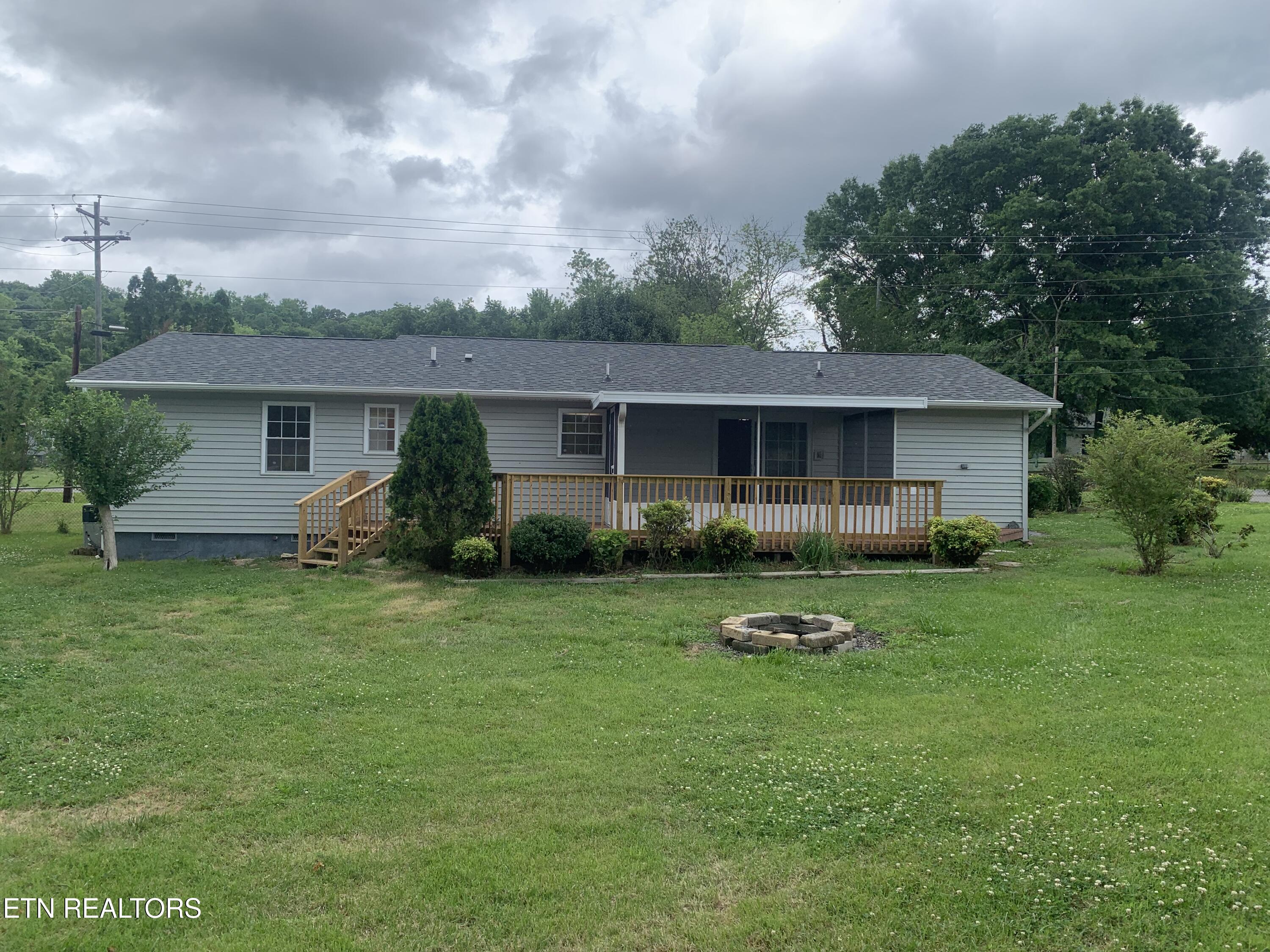 503 Old Edgemoor Lane Powell, TN 37849 - Photo 3 of 18 back