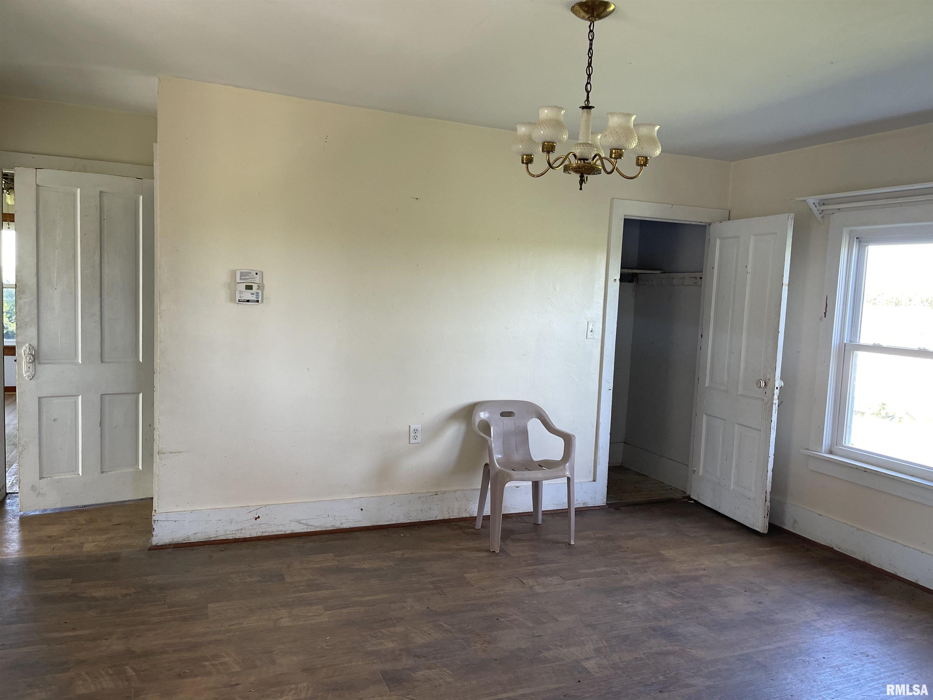 447 330th Street Rio, IL 61472 - Photo 4 of 12 Gallery Image 4