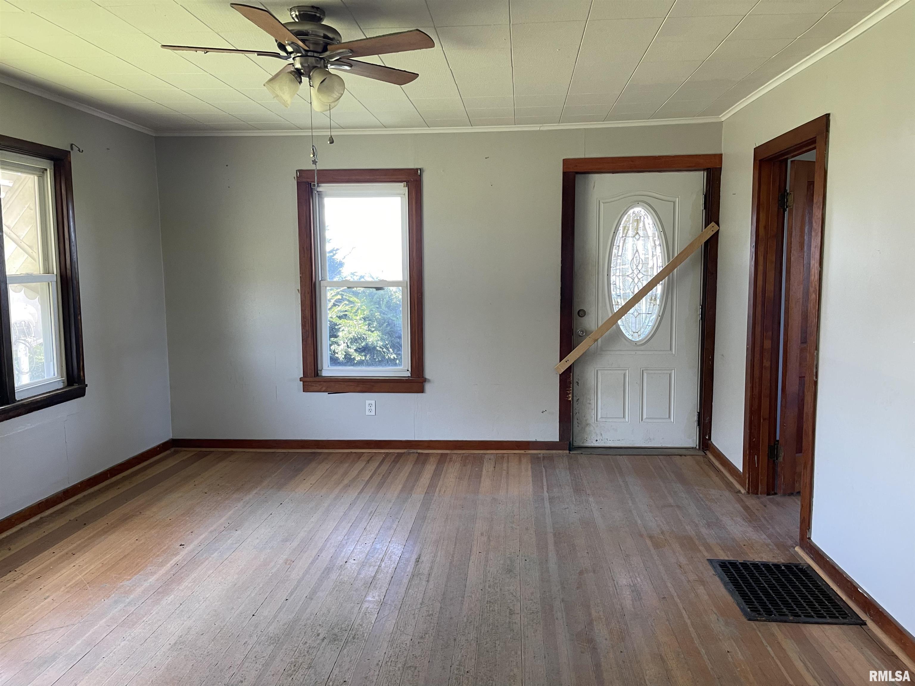 447 330th Street Rio, IL 61472 - Photo 5 of 12 Gallery Image 5