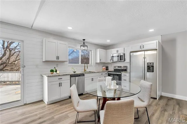 $2,950 | 11203 Sherwood Oak Court, St. Louis, MO 63146