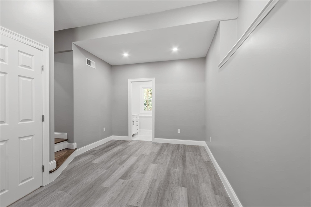 62 Queensland Road Billerica, MA 01862 - Photo 18 of 35