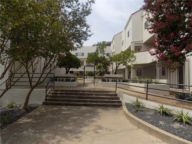 $2,400 | 2605 Enfield Road, Unit 103, Austin, TX 78703