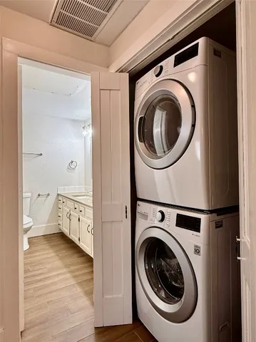 $2,400 | 2605 Enfield Road, Unit 103, Austin, TX 78703