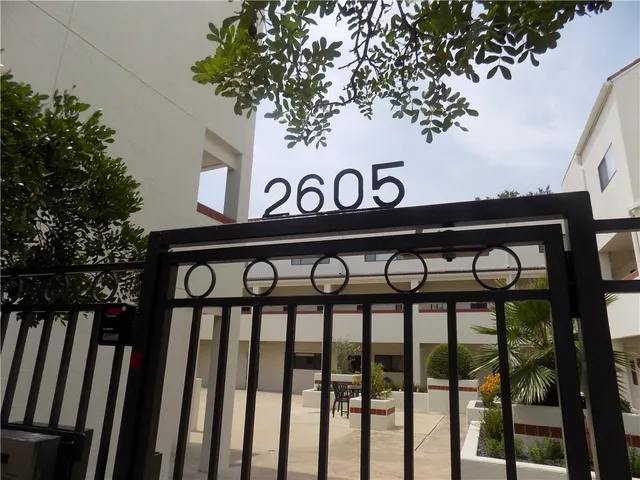 $2,400 | 2605 Enfield Road, Unit 103, Austin, TX 78703