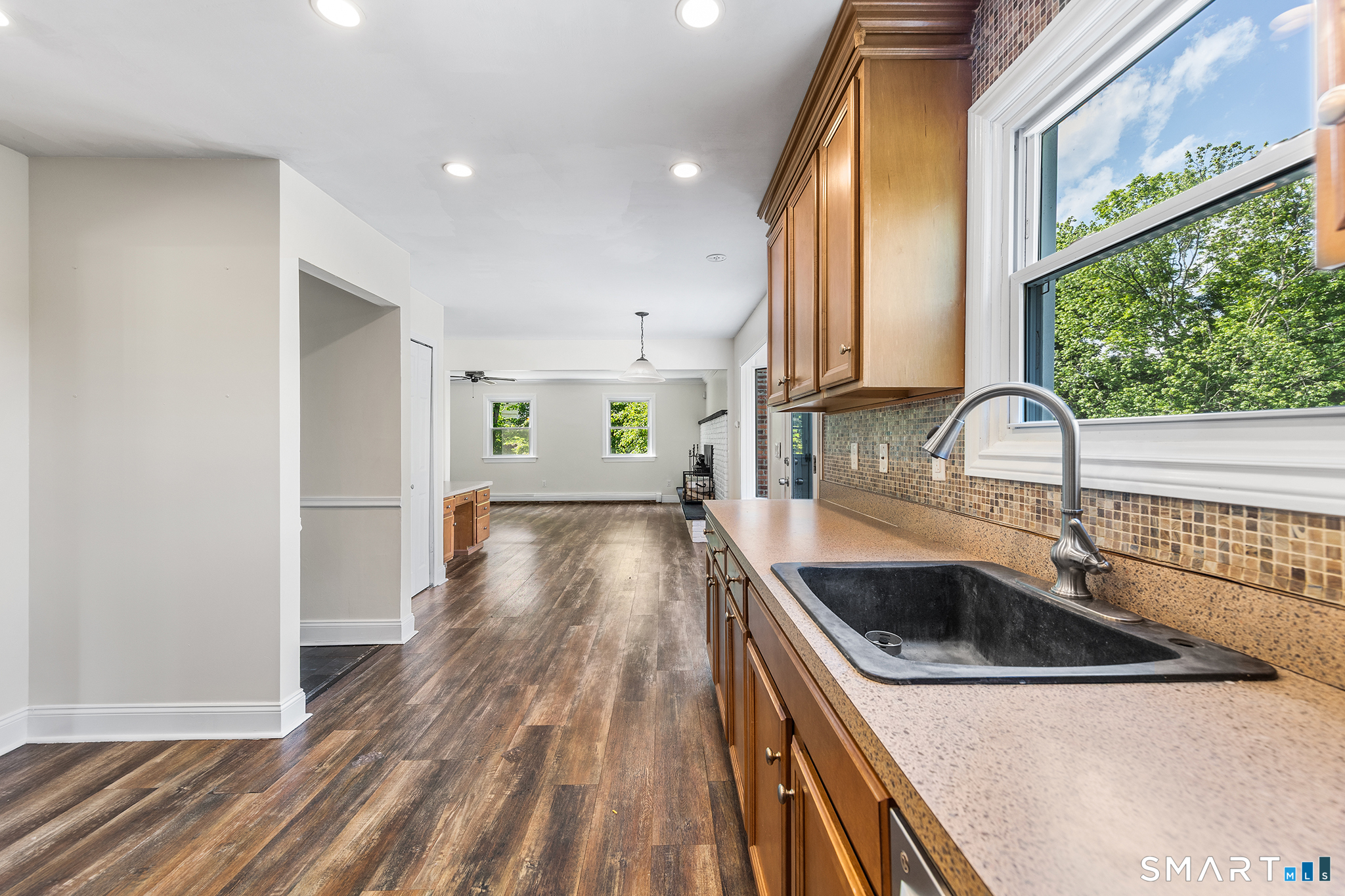45 East Gate Road Danbury, CT 06811 - Photo 9 of 39