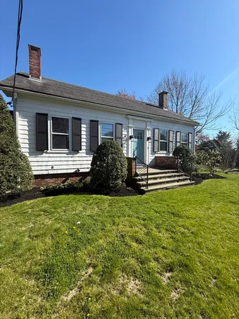 $3,200 | 148 Russells Mills Road, Dartmouth, MA 02748