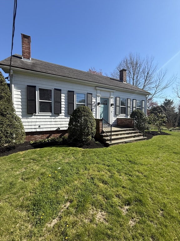 148 Russells Mills Road Dartmouth, MA 02748 - Photo 1 of 23