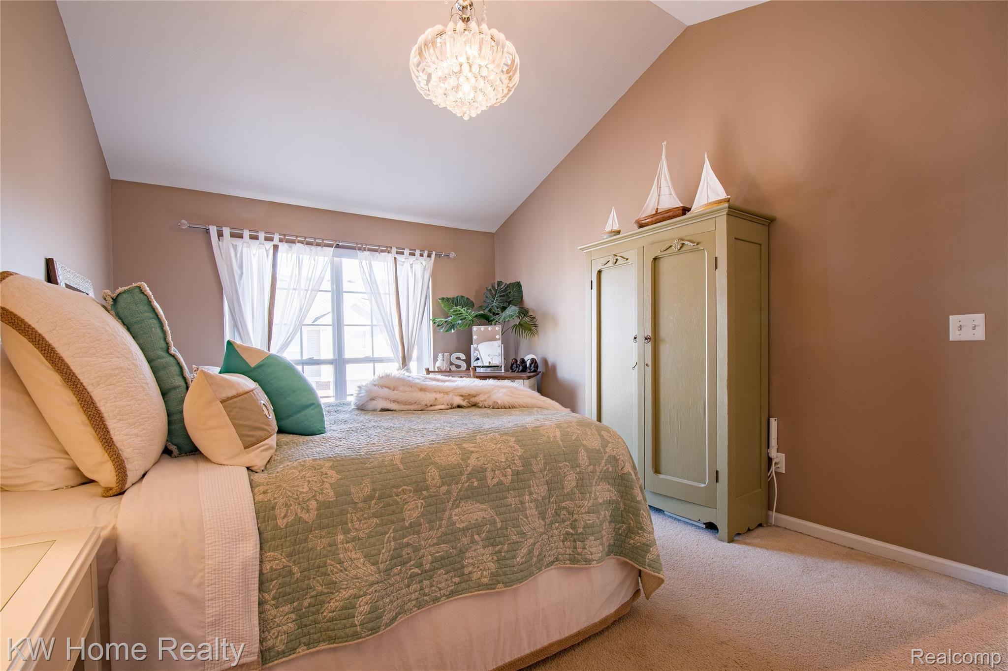 45643 Heather Ridge Drive Macomb, MI 48044 - Photo 16 of 22 45643 Heather Ridge HDR20.jpg
