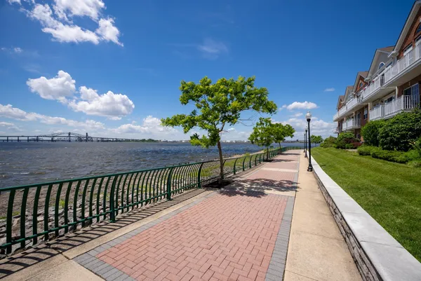 $3,900 | 13 McMartin Court, Jersey City, NJ 07305