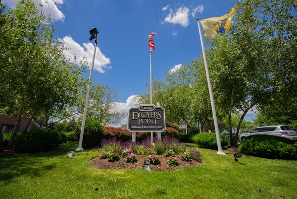 $3,900 | 13 McMartin Court, Jersey City, NJ 07305