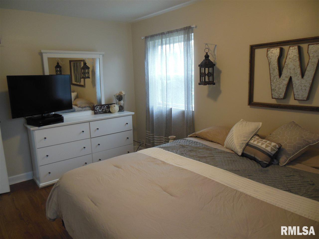 642 Westerfield Road Davenport, IA 52806 - Photo 11 of 21 Gallery Image 11