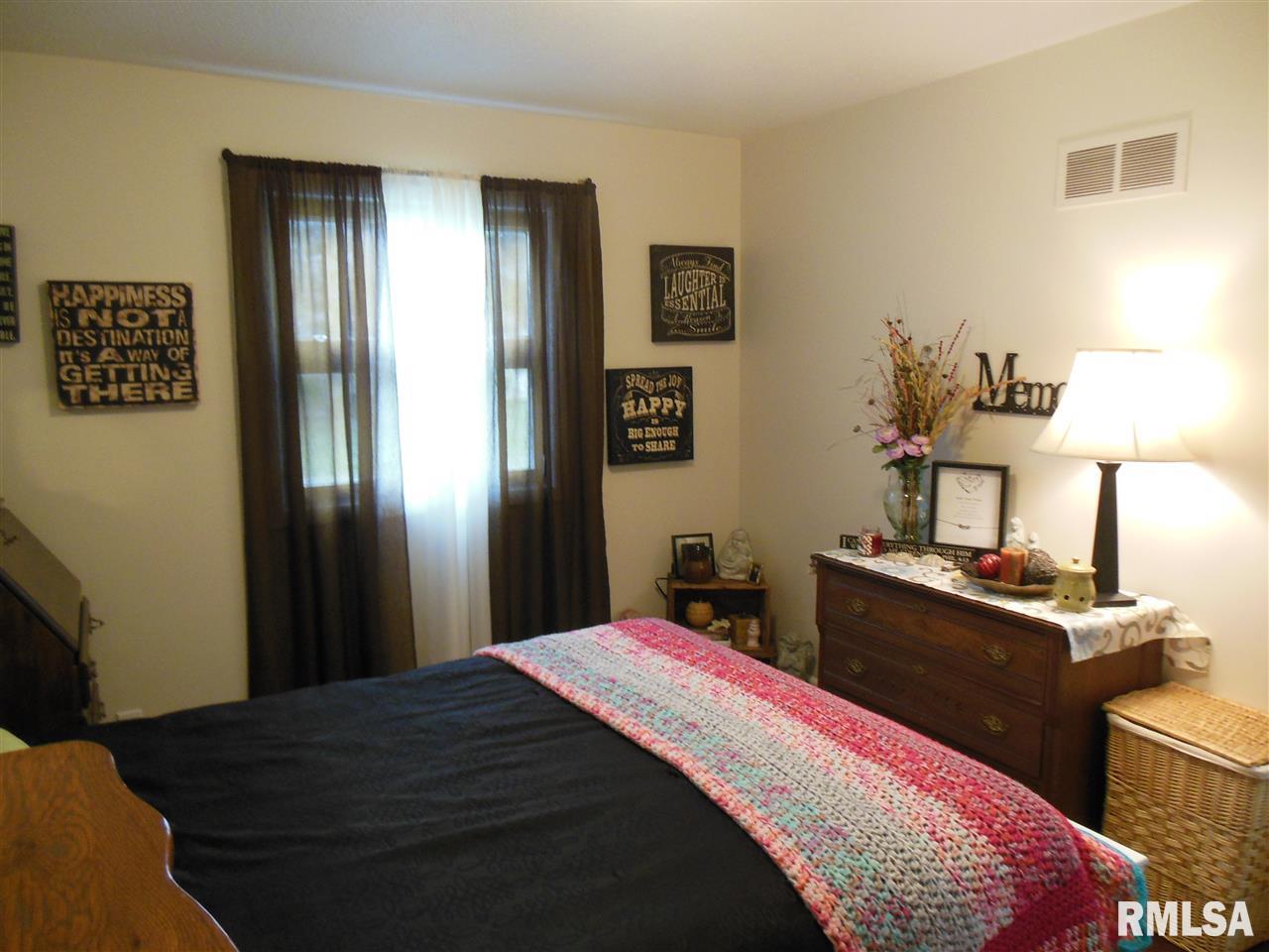 642 Westerfield Road Davenport, IA 52806 - Photo 13 of 21 Gallery Image 13