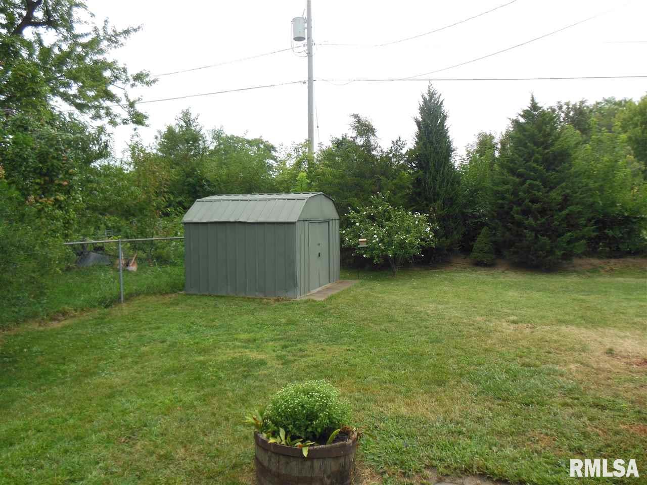 642 Westerfield Road Davenport, IA 52806 - Photo 19 of 21 Gallery Image 19