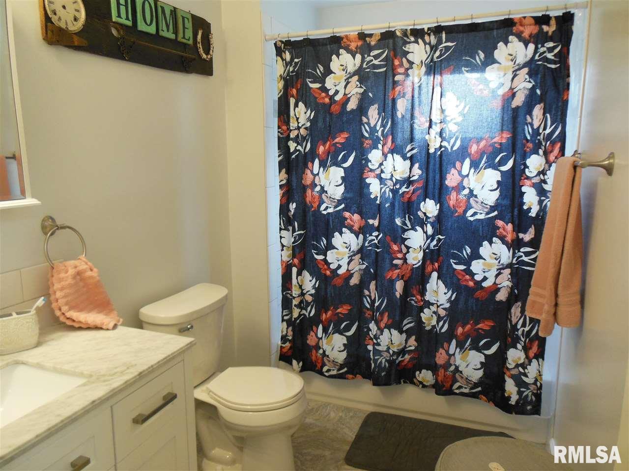642 Westerfield Road Davenport, IA 52806 - Photo 8 of 21 Gallery Image 8