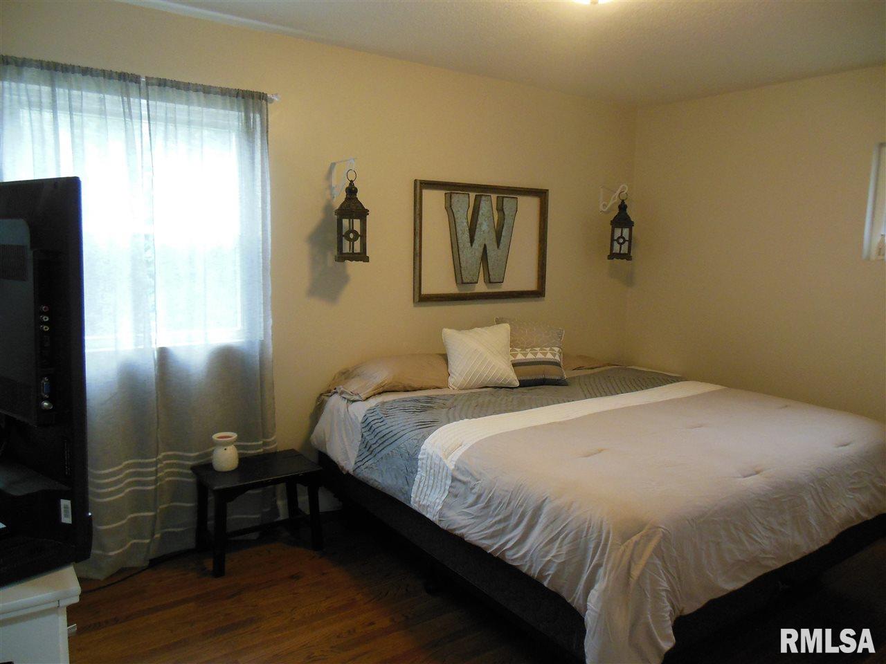 642 Westerfield Road Davenport, IA 52806 - Photo 10 of 21 Gallery Image 10