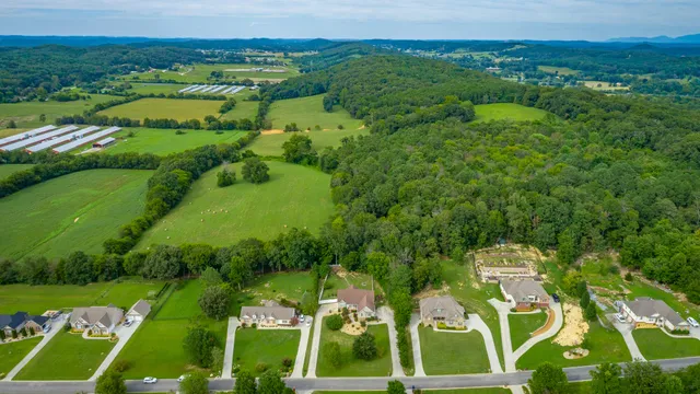 $565,000 | 325 Broken Arrow Lane Southwest, Cleveland, TN 37311