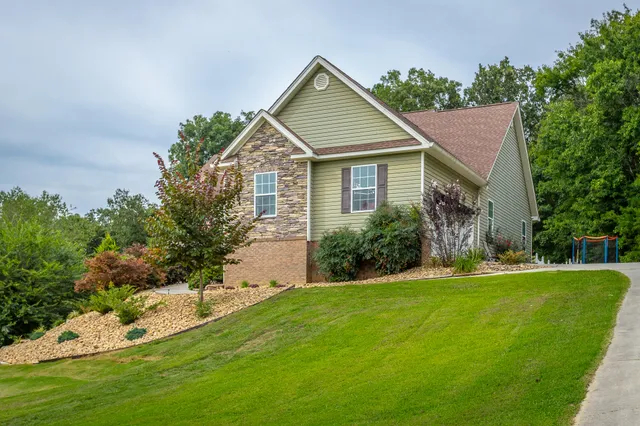 $565,000 | 325 Broken Arrow Lane Southwest, Cleveland, TN 37311