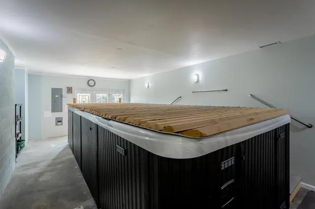 $565,000 | 325 Broken Arrow Lane Southwest, Cleveland, TN 37311