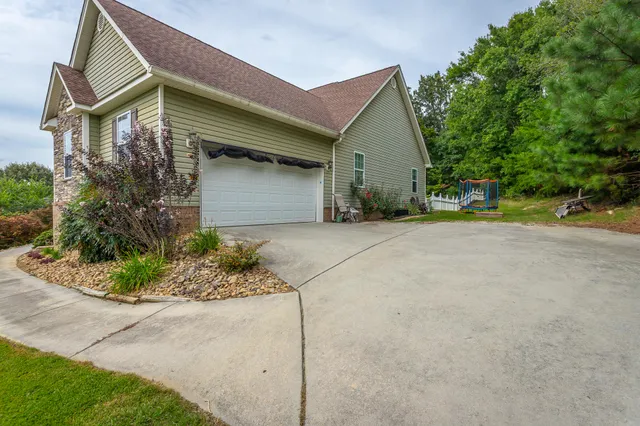 $565,000 | 325 Broken Arrow Lane Southwest, Cleveland, TN 37311